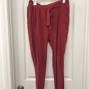 Brick red elastic pants